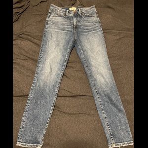 Madewell 11" High-Rise Skinny Jeans in Longridge Wash